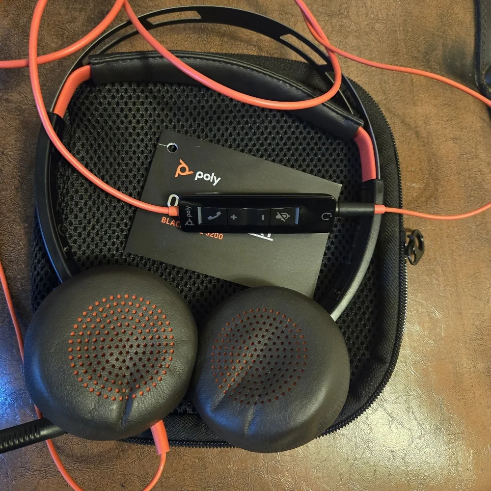 NEW Poly Headset - Picture 4 of 5
